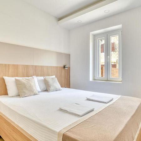 Symphony Apartments Street View Petrovac Luaran gambar