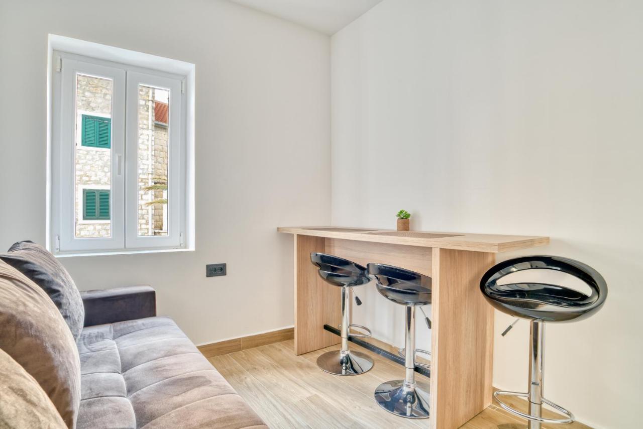Symphony Apartments Street View Petrovac Luaran gambar